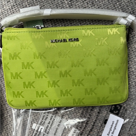 Michael Kors Jet Set Travel Small Lime Wristlet – Brand New Sealed - Picture 1 of 11